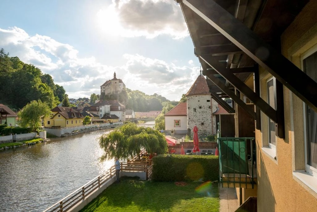 View of the Thaya river and Raabs Castle from Stadthotel Raabs an der Thaya